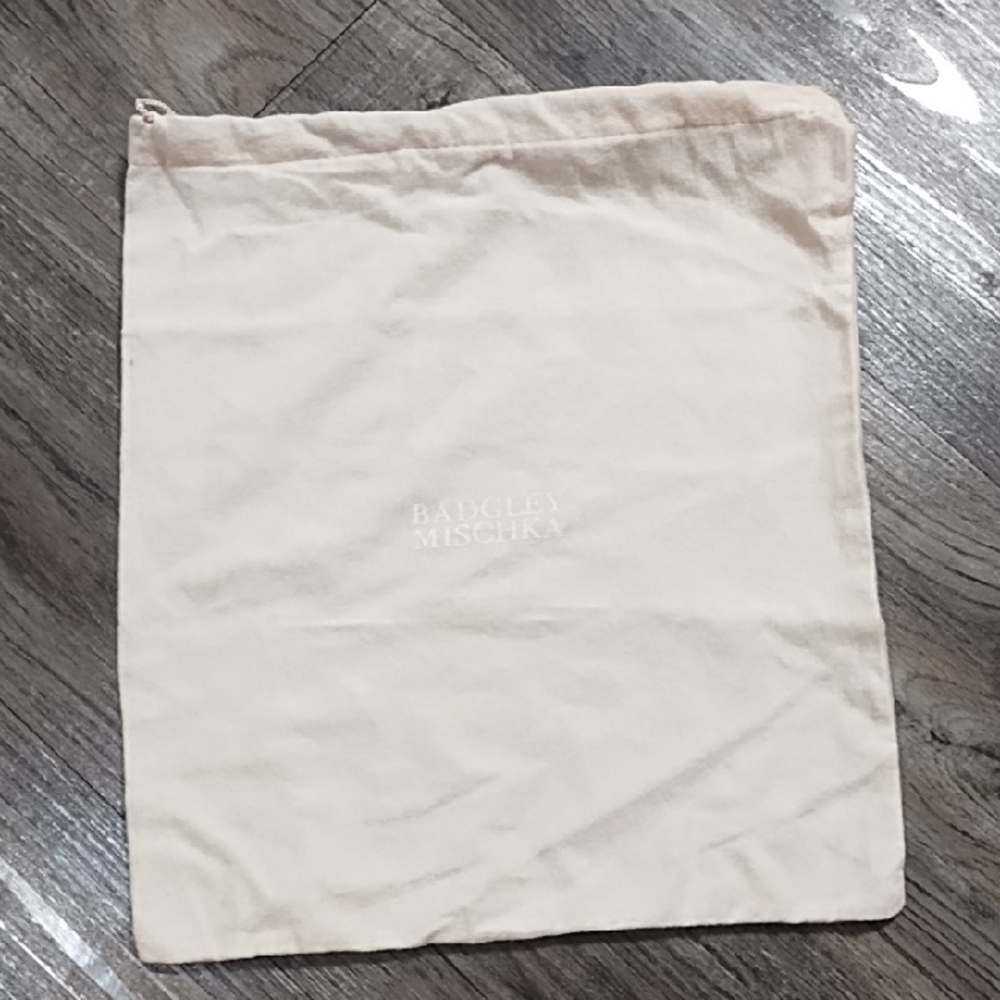 Badgley Mischka Cream Dust Bag - Picture 2 of 7